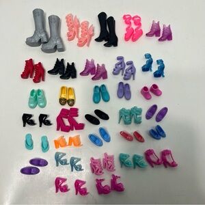 BARBIE DOLL lot of shoes 32 pairs Barbie doll accessories